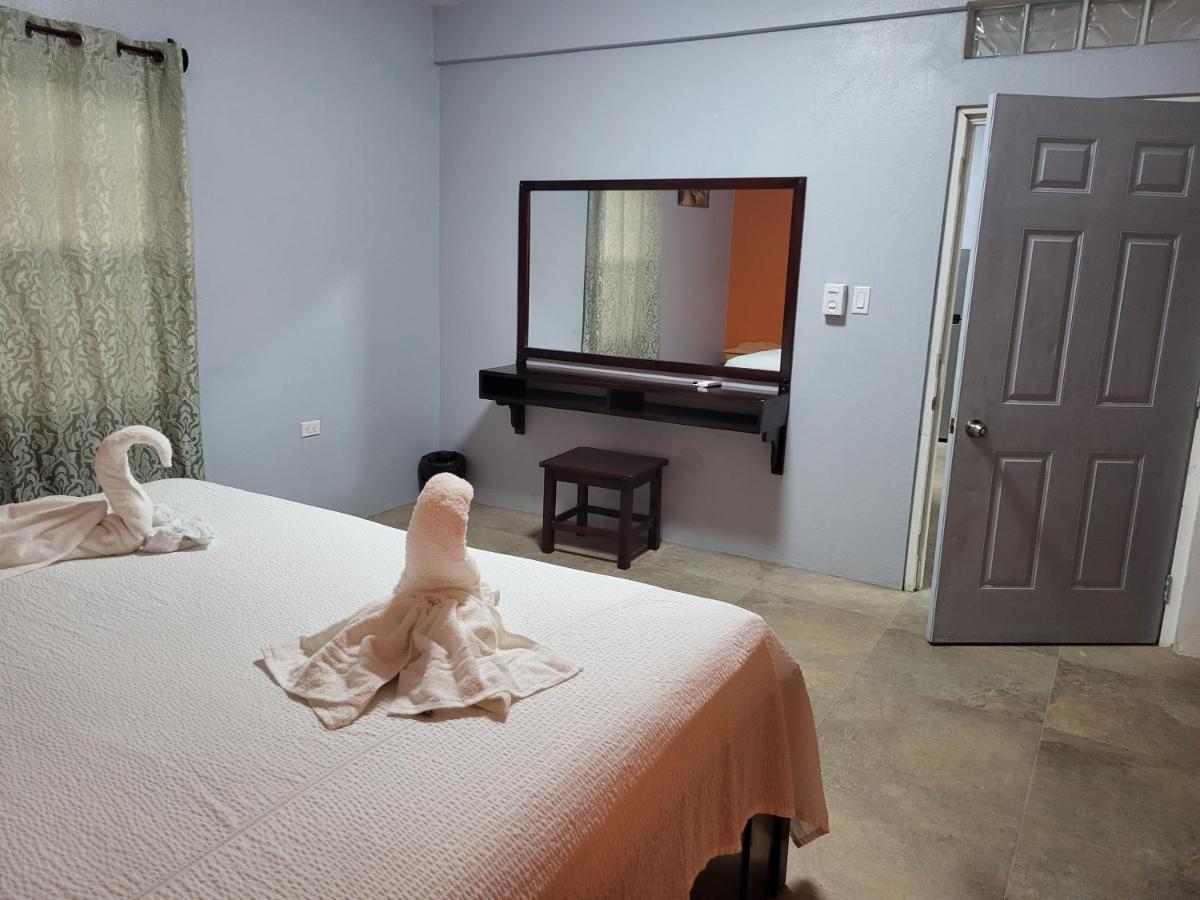 Rachel Land Leilighet Caye Caulker Eksteriør bilde